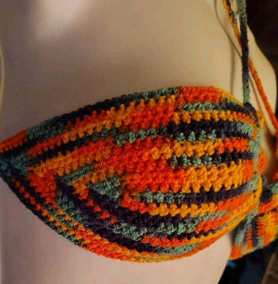 WOW! Bonito top de bikini/alter de ganchillo elástico hecho a mano para talla M a M|L Foto 3 de 4