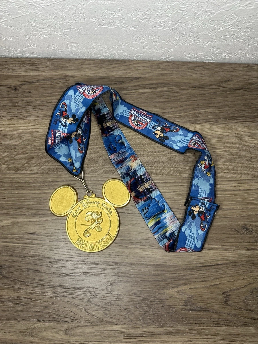 ディズニー　Lanyard medal Disney Lanyard Medal In Walt Disney World Patches & Pins (1968-Now