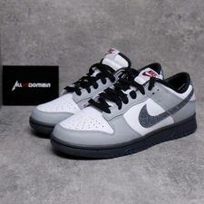 Level SS/New - Nike Dunk Low LX "Light Smoke Grey" Women HQ3462-191