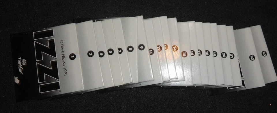 2003 ThinkFun - IZZI The Game w/ Almost A Zillion Solutions, Near Complete - Image 4 of 4