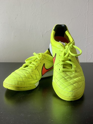 NIKE TIEMPO NEON WOMEN ,s SNEAKERS SIZE 7 .5 | eBay