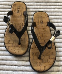 girls michael kors flip flops