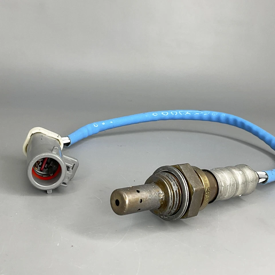 BOSCH GENUINE OXYGEN SENSOR For 2005-2008 Ford Escape Mercury Mariner 15752 - Image 2 of 4