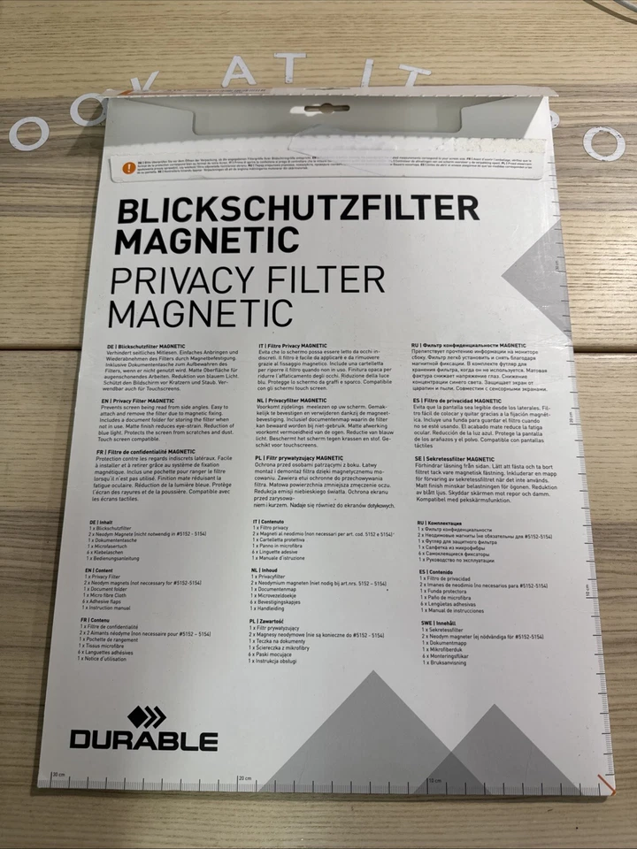 Durable Privacy Filter MacBook Pro 16" | Magnetic Attachment - Image 4 of 4