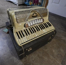 Vintage Florino Piano Accordion With Black Hard Shell Case From Italy