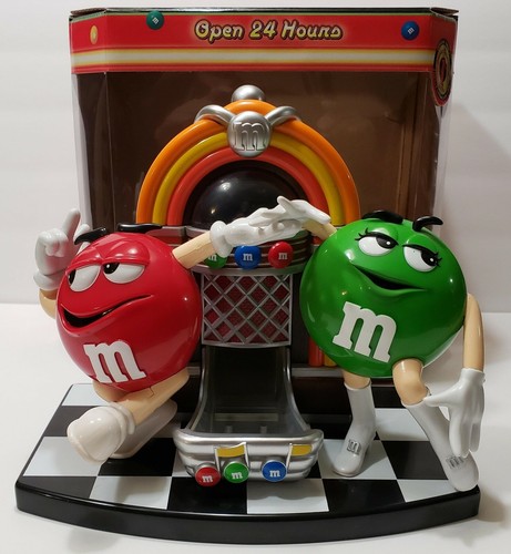 M&M's Rockin Roll Café, Dispensador de Caramelos Edición Limitada Coleccionable Rojo y Verde - Imagen 2 de 12