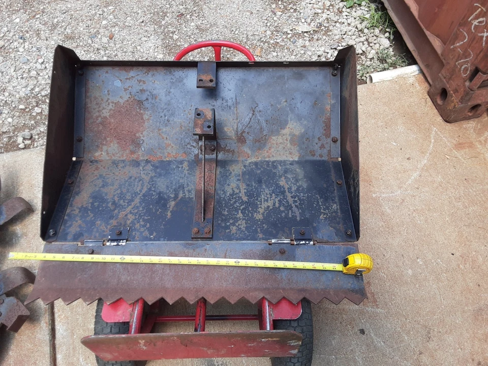 Vintage 33" BOLENS MTD montado en la parte trasera roto tiller CUBIERTA ESCUDO 18618 rototiller Foto 4 de 4