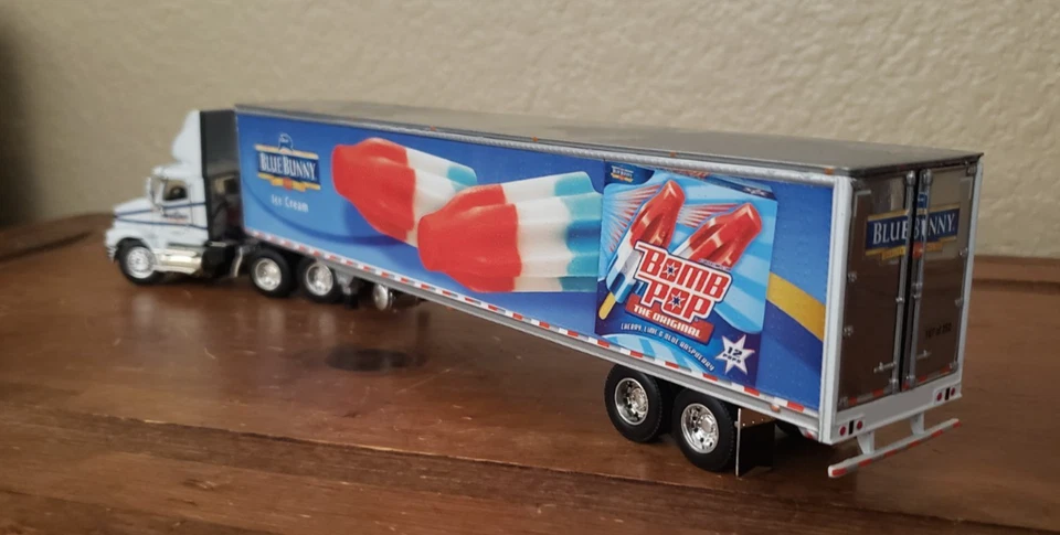 DCP 31966 Blue Bunny International 9100 refrigerador tándem utilitario 1/64 Foto 2 de 4