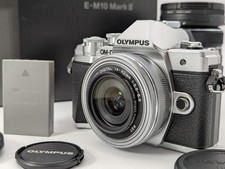 Olympus OM-D E-M10 Mark III Mirrorless 14-42mm / 40-150mm Zoom Kit MINT  1942