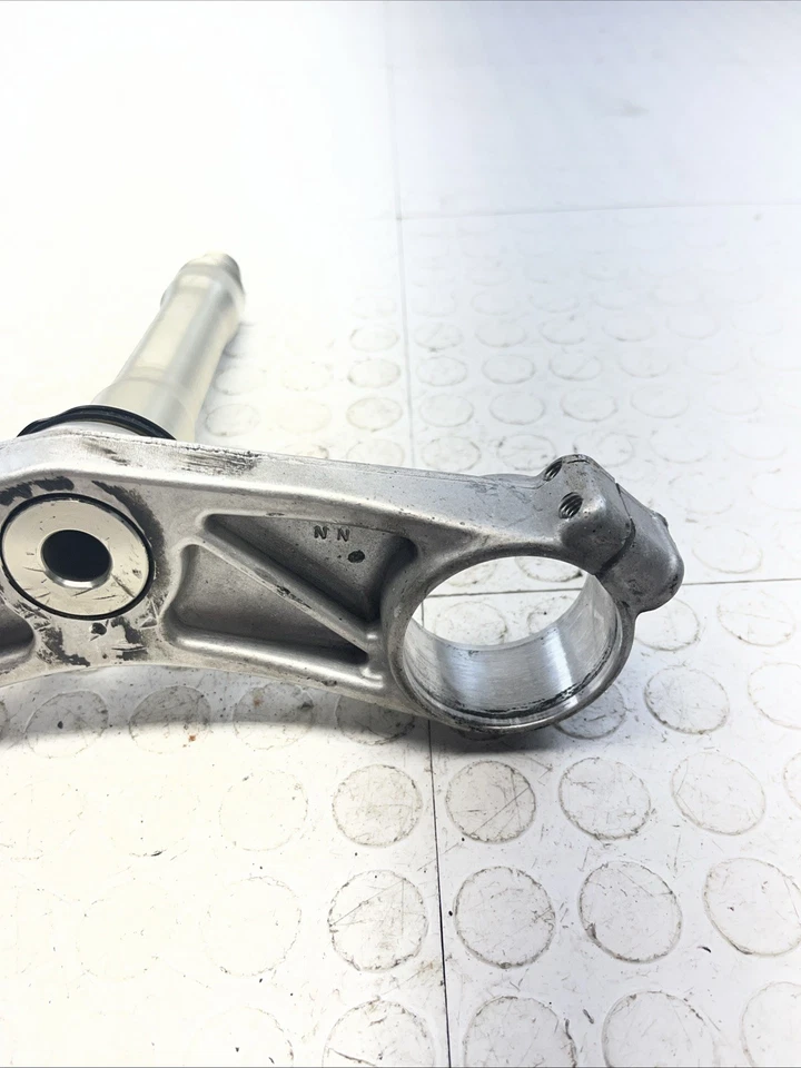 Kawasaki Ninja ZX12R 2002-2005 abrazadera de árbol triple inferior OEM Foto 3 de 4