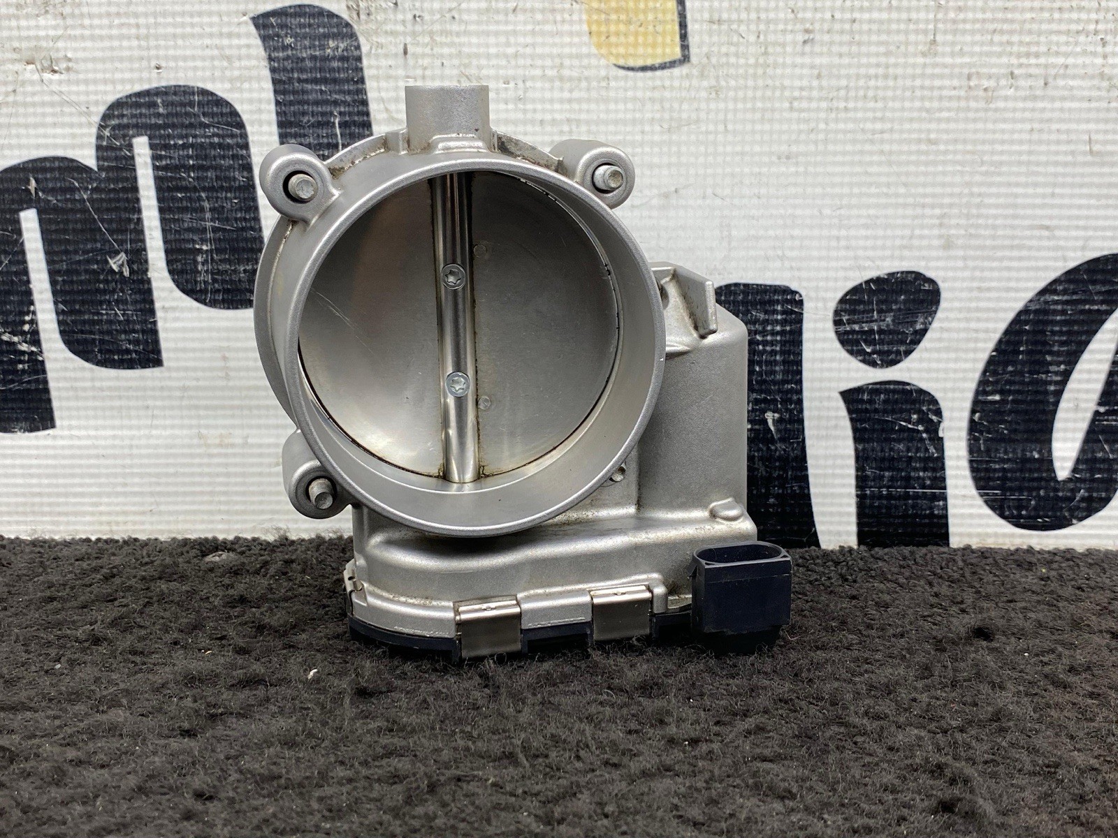 08-15 Maserati GranTurismo Throttle Body OEM