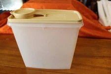 Vintage Tupperware Cereal Dry Storage Container with Tan Flip Lid