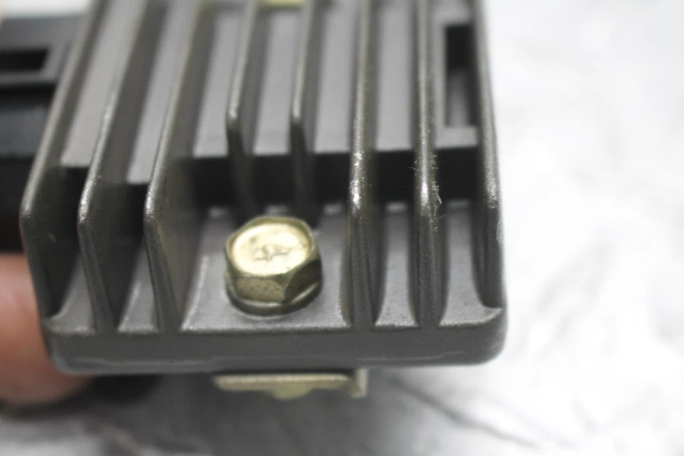 REGULADOR DE TENSÃO RETIFICADOR 2005 KAWASAKI KLR250 - Imagem 4 de 4