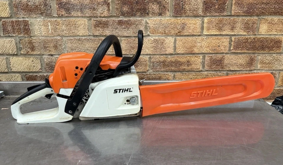 Stihl MS231 Petrol Chainsaw - MS 231 Chainsaw - Image 2 of 4