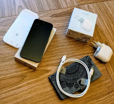 Google Pixel 9 - 128GB Obsidian Schwarz NEU und unbenutzt Topzustand Open Box