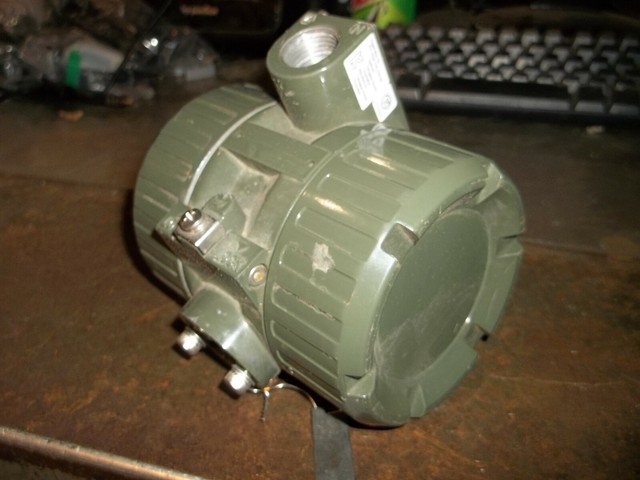 Vortex flow converter