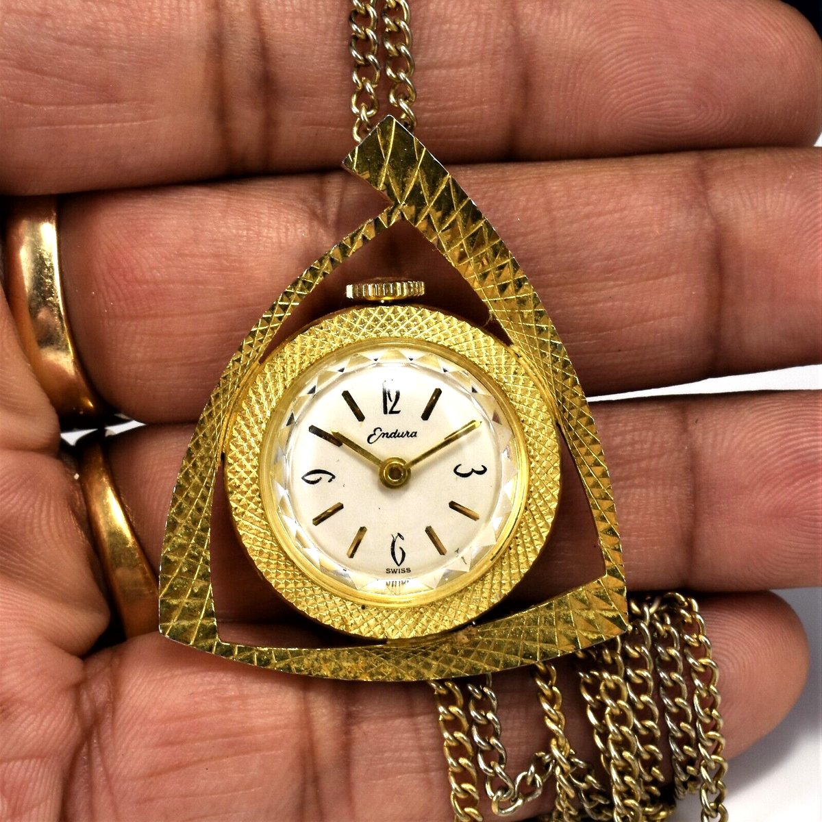 Vintage Endura Mechanical Gold Tone Unique Pendant Watch  display picture 3
