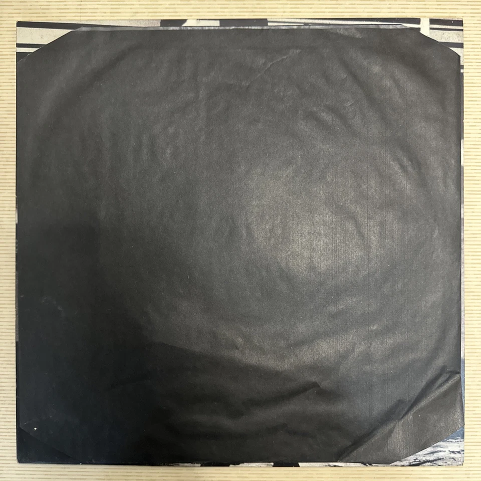 U2 with B.B.KING - WHEN LOVE COMES TO TOWN 12” Vinyl Record Single VG+ - Image 3 of 4