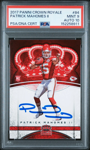 2017 Panini Crown Royale Patrick Mahomes II #84 PSA 9 Auto 10