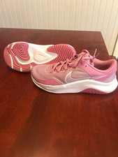 Nike Women s Pink/White Low Top Lace-Up Athle...