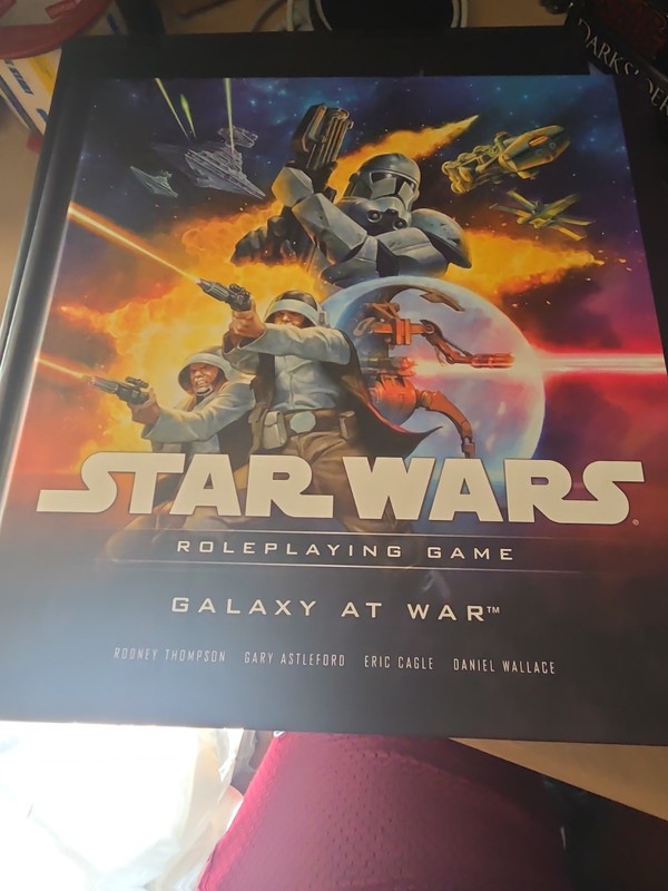 Wizards of the Coast: Hardcover Star Wars RPG Supplement - GALAXY AT WAR