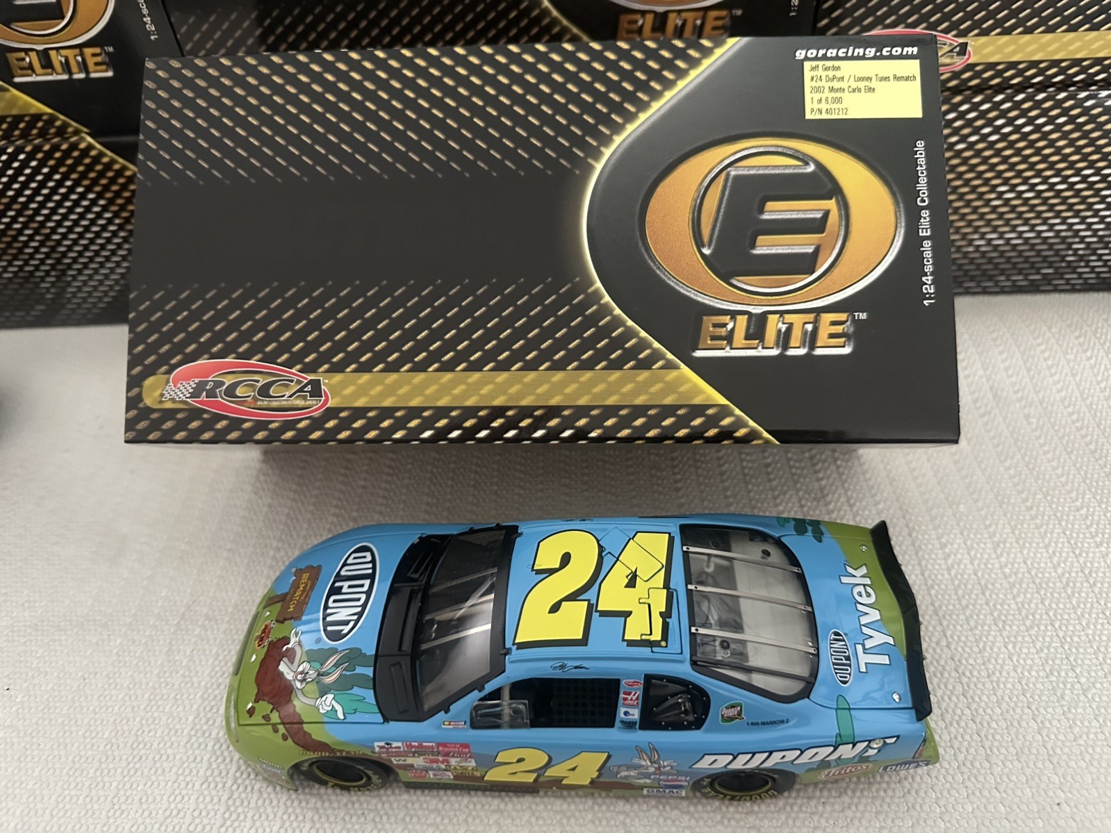 2002 Jeff Gordon #24 DuPont / Looney Tunes Rematch 1/24 RCCA Elite