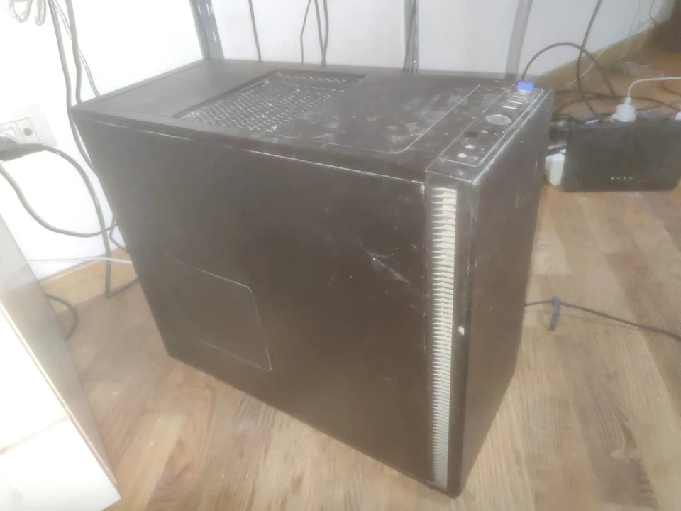 PC Gaming i7‑7700K / GTX 1080 / 16 GB DDR4 – Case Fractal R5 - Immagine 2 di 4