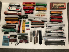 Vintage HO Mixed Lot Locomotives Cars trains parts