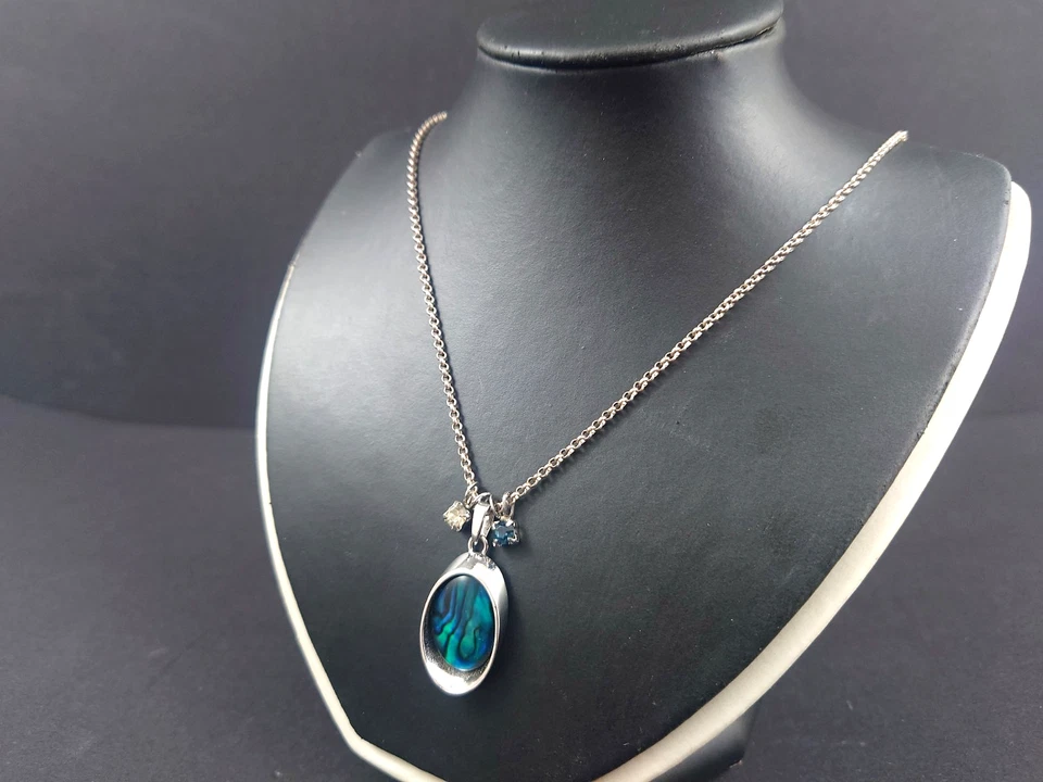 Prachtvoller Anhänger aus 835er Silber, Perlmut mit Zirkonia als Nebensteine - Bild 3 von 4