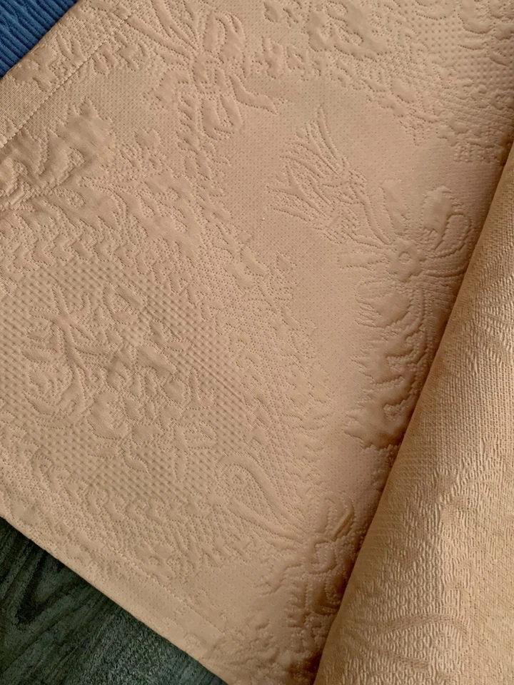 SFERRA Algodón Egipcio Talla Queen Matelassé Edredón Cintas y Arcos Melocotón Foto 2 de 4