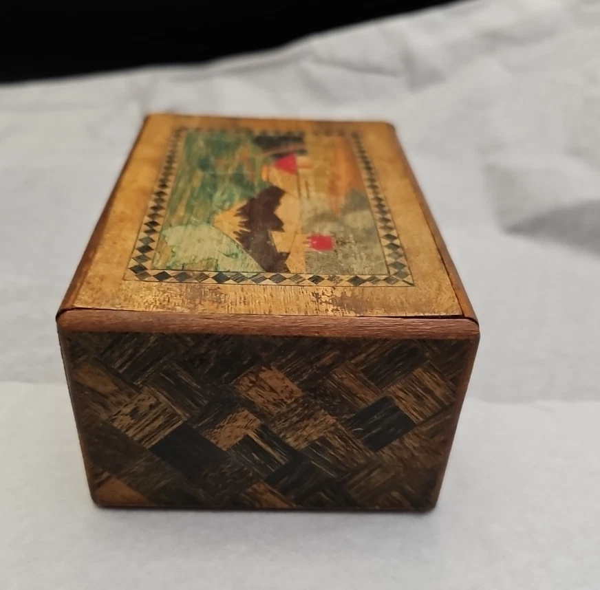 老式日本镶嵌木质拼图盒 Mt. 富士场景镶嵌日本 — 第 3/4 张图片