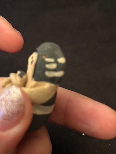 Vintage Miniature Native American Storyteller Pottery Figurine - Picture 9 of 9