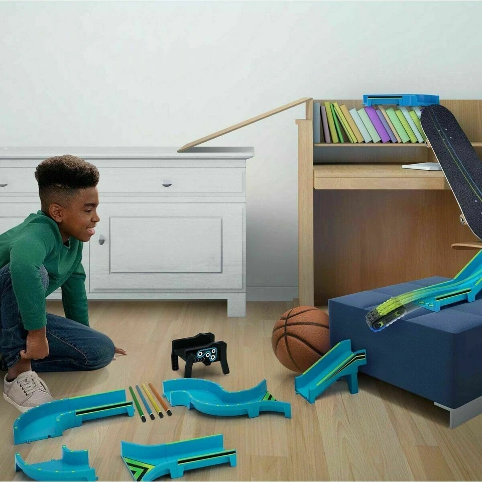 Wow Wee 5569 Power Treads-Epic Course Pack All Surface Stunt Vehicle - Image 2 of 3