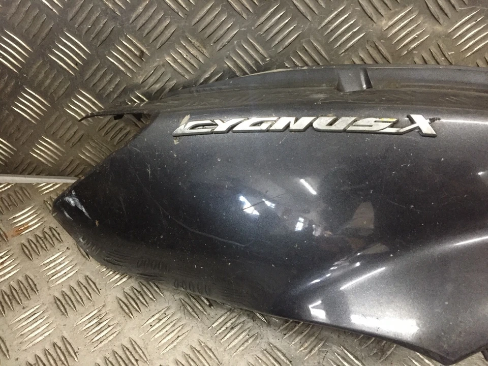 Carenado lateral derecho Yamaha Cygnus 125 2005 Foto 4 de 4