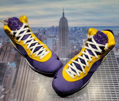 Nike LeBron VIII QS Lakers Court Purple/University Gold Mens