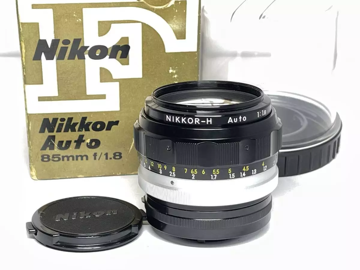 Nikon AUTO NIKKOR-H 85mm F1.8