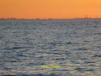 Foto 6x4 Am Strand von Snettisham mit Blick auf das Kraftwerk Sutton Bridge in S c2012