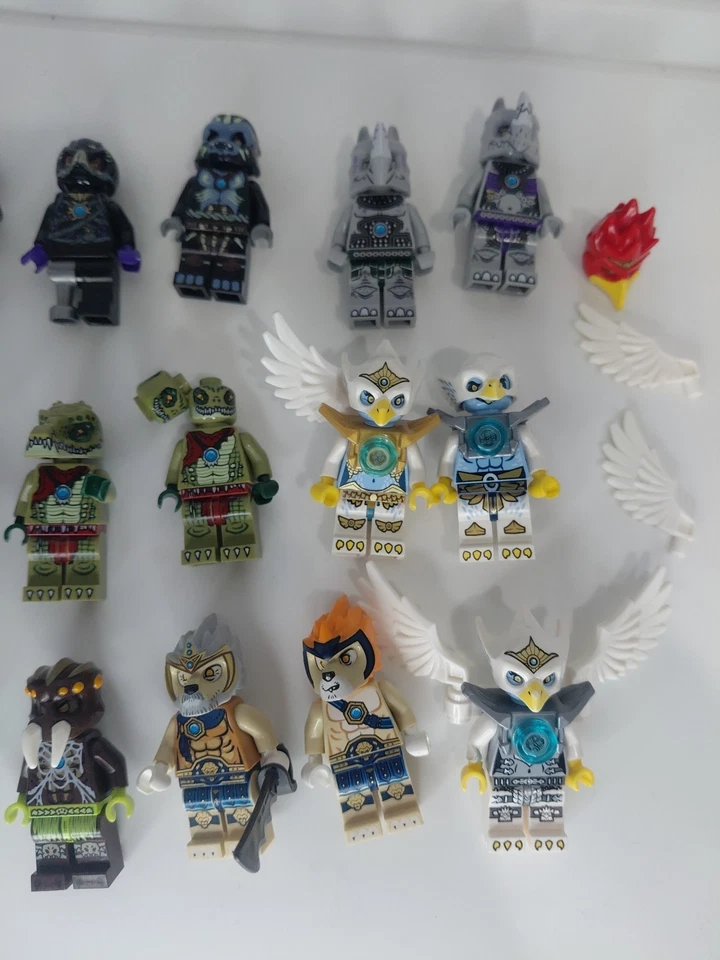 Lego Legends of Chima 17 Minifigure Lot - Image 3 of 4