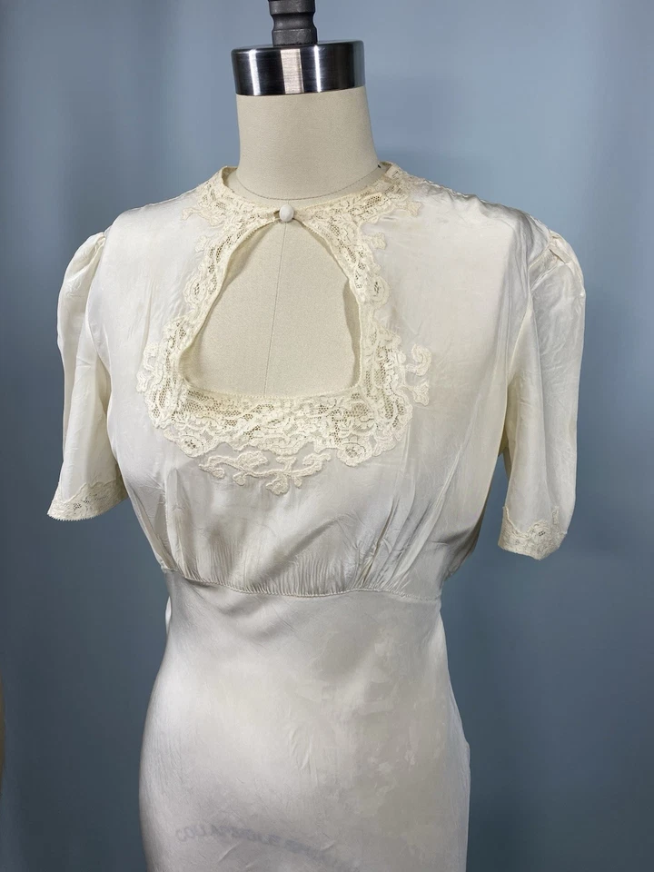 Vintage Nightgown 30S 40S SIZE XS EXTRA SMALL 0 ivory gown lace hand stitched - Image 3 of 4