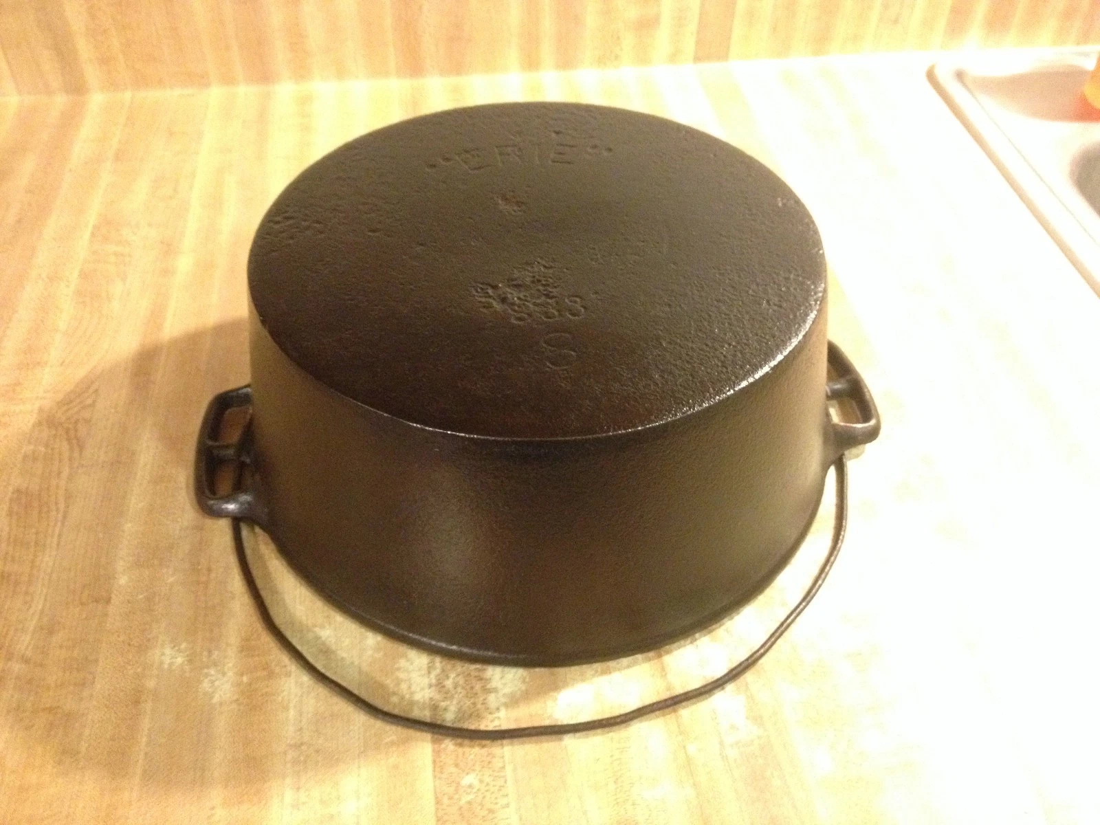Griswold Erie 833 Cast Iron Dutch Oven Slab Sided Flat Bottom