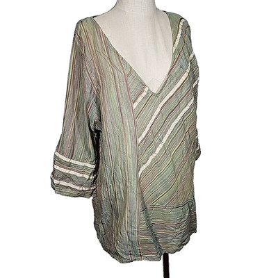 Key Lime Pie 1X Green Ivory V-Neck Tunic Blouse - 46'' Bust