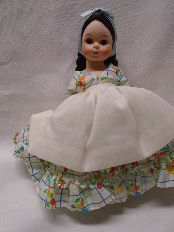 Madame Alexander Doll  Argentina #571 B1