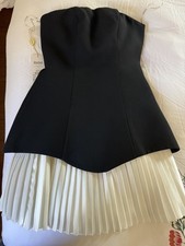 Elegant Strapless Mini Dress with Pleated Hem – Classic and Modern New SZ M 🔥✨✨