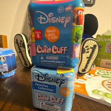 2 Disney Cutie Cuff Favorites Collection Series 5 Snap Hug Go Set Blue