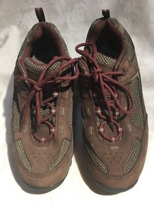 burgundy vasque boots