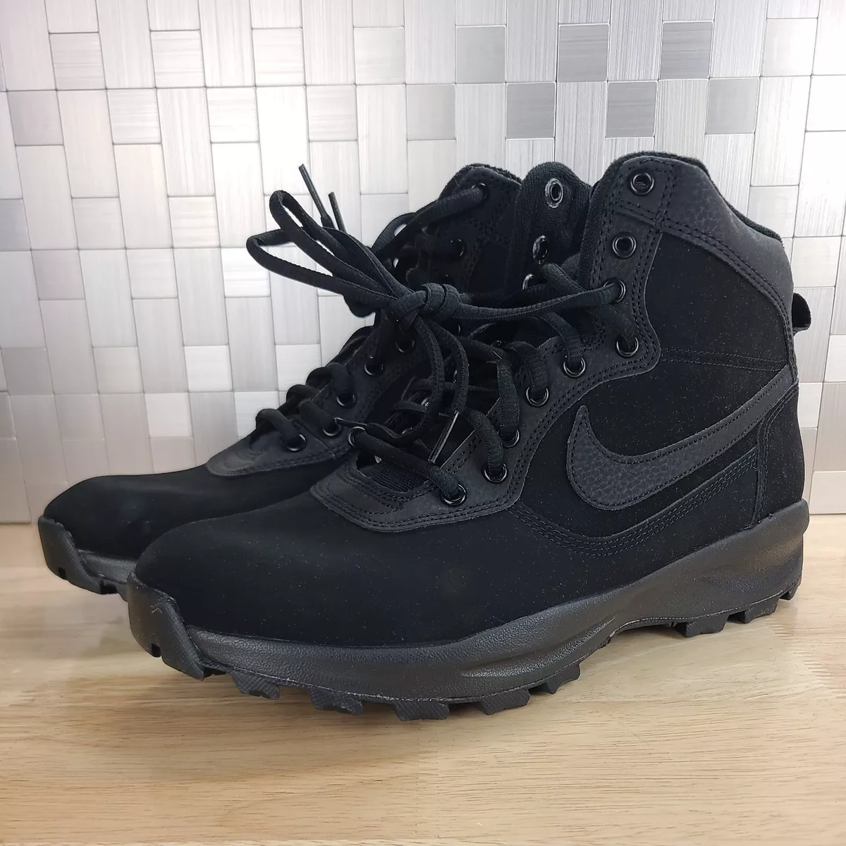 Nike black hotsell work boots