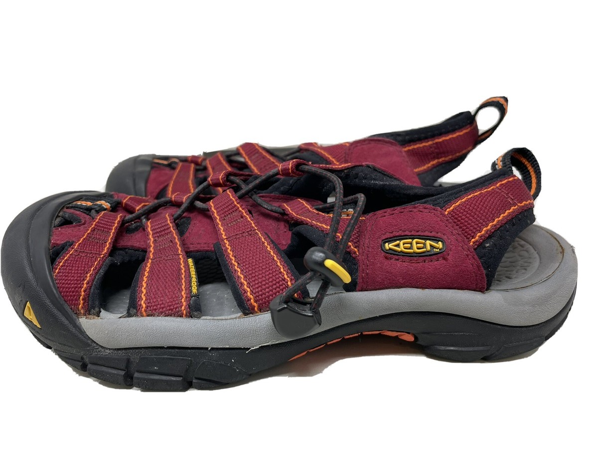 KEEN Newport H2 Red Sport Waterproof Hiking Sandals Women display picture 2