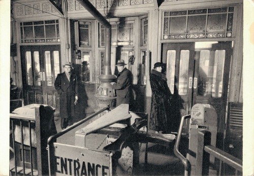 USA EL Station Interior New York City 1936 Berenice Abbott Chrome Postcard BS.06