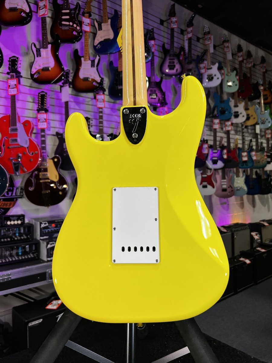 Fender Made in Japan Limited International Color Stratocaster