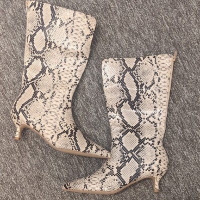 Journee Collection Women's Tan Snakeskin Print Heeled Boots Size 7.5